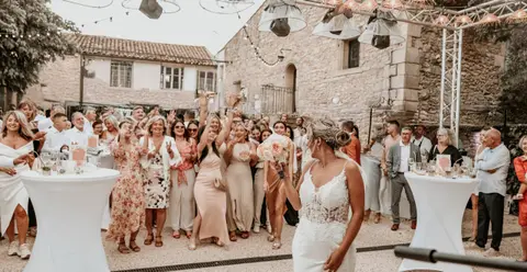 Le lancer de bouquet